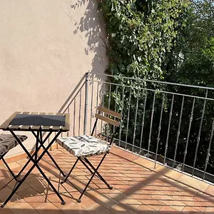 Appartamento Dans Agreable Maison De Centre Historique De