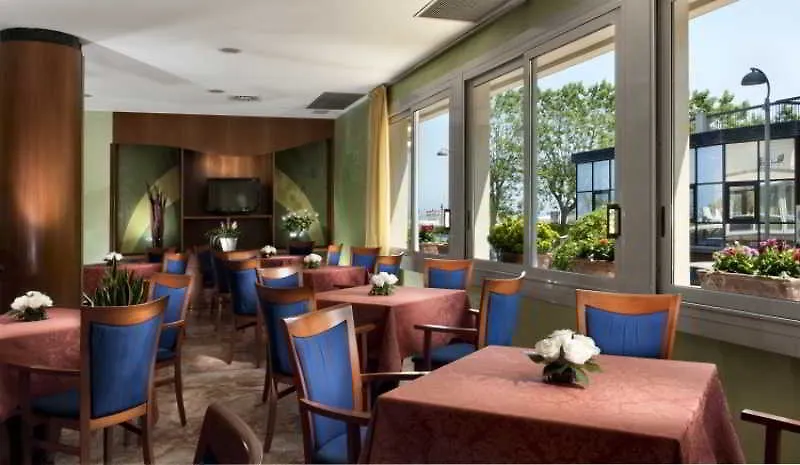 Hotel Ambra Rimini 3*,